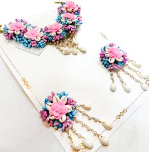 Beautiful Floral jewellery for Haldi/Mehndi (Necklace, earrings,Matha Patti , ha&hellip;
