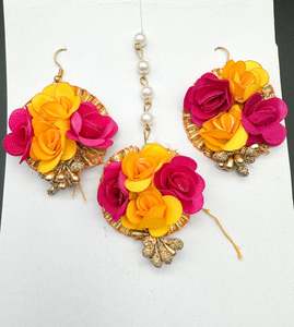 Floral Jewellery: Beautiful Floral jewellery Earrings and Tikka set for Haldi/Mehndi