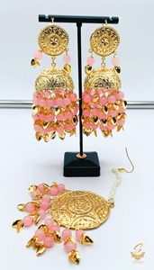 Punjabi Earrings: Punjabi Light Pink Color Jadau Earrings with Tikka Set light Weight