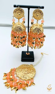 Punjabi Earrings: Punjabi Peach Color Jadau Earrings with Tikka Set light Weight