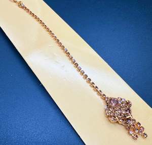 Maang Tikka And Matha Patti: Small size jerkan stone beautiful tikka