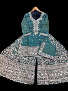 (Video clip attached) Forest Green color shiny soft silk based heavy embroidery &hellip;