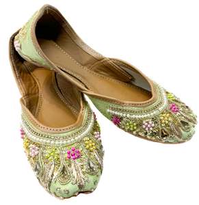 Pure leather very soft cushioned based hand work Beautiful Punjabi Jutti