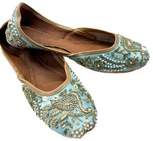 Pure leather very soft Double cushioned based heavy hand work Beautiful Punjabi Jutti