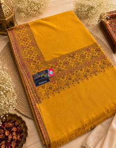 Woolen Shawls Scarfs: Women's soft pashmina Shawl