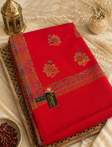 Woolen Shawls Scarfs: Women's soft pashmina Shawl