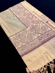 Woolen Shawls Scarfs: Women's Plain Pure woollen Shawl