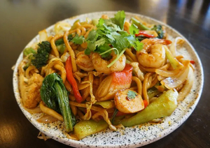 Stir-fried Udon Noodles with Vegetables