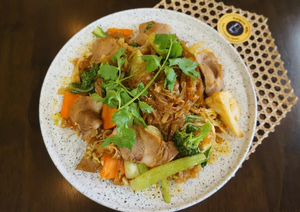 Products: Stir-fried Rice Noodles with Vegetables