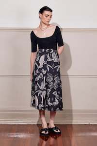 Ss2022 23 Isle Of Cruel Tides: WILD TROPICS SKIRT - BLACK ISLE PRINT