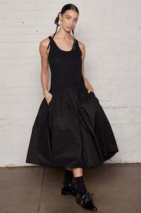 Blackbird dress - Black mid length dress