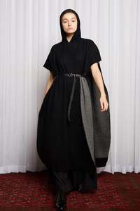 SCIFI PONCHO - BLACK MERINO KNIT