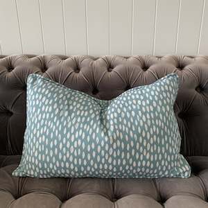 Home & Garden: Blue & Cream Cotton Cushion Cover