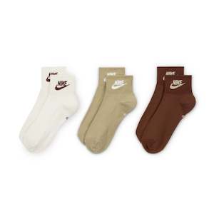 Socks: Nike Everyday Essential - MULTI-COLOR