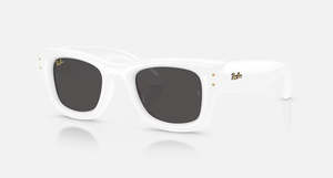 Brands: Wayfarer Puffer - White