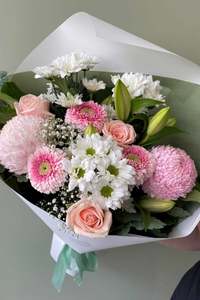 Products: Monstera - Samantha Rose Flowers Ashburton Florist NZ