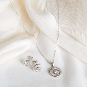 Products: s925 Silver Diamond Necklace With Earrings And Including s925 Chain