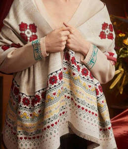 Luxury That Compliment: Frida shawl **limited**