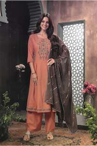 Salwar Kameez: SENORITA