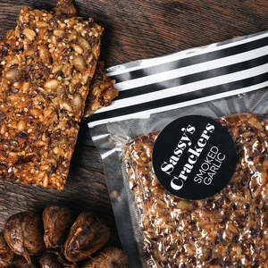 SASSY'S SMOKED GARLIC CRACKERS