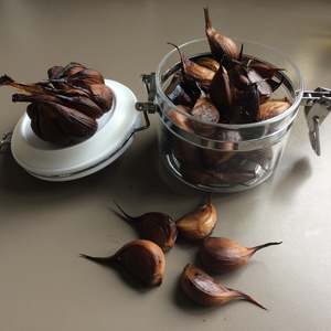 Best Sellers: SMOKED GARLIC CLOVES