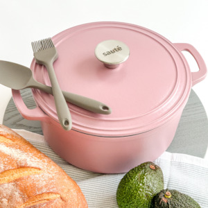 Sauté Cast Iron Dutch Oven - Rosa
