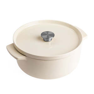 KitchenAid Covered Round Casserole 26cm/5.2L Almond Cream
