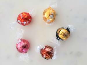 Assorted Lindt Lindor Truffles x 4