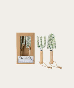 Plant Care: Spira Garden Tools - with pattern