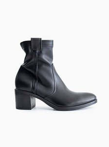 Boots: Nova black