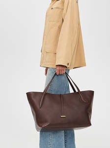 Zip Penne Tote dark brown