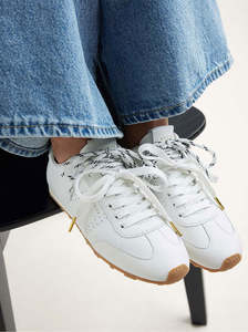 Sneakers: Billy Lou white leather