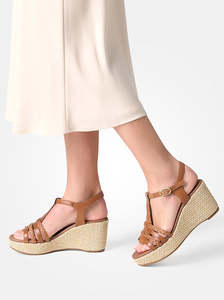Wedges Platforms: Rosalia tan