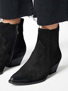 Ankle Boots: Pierce black