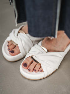 Kennel Schmenger K S: Sabrina cream