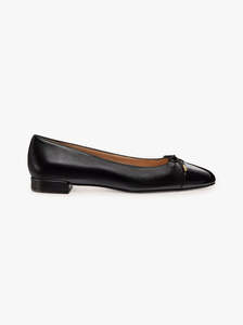 Stuart Weitzman Spain: Sleek Bow Flat black