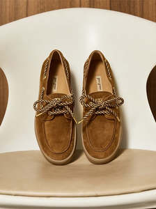 Finch tan suede
