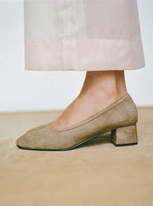 Cinch Pump dune suede