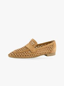 Shoes 1: Isla tan
