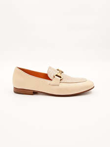 All: Pat beige