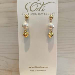 Jewelry: Odi Boutique - Pearls Heart Drops