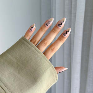 Manicure Pedicure: Pressing Nails -  Christmas Trees