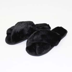 Slippers: Slippers - Crossover Plush - Black - Size 38-39