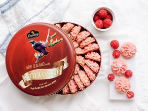 Delectable Delights: Lowrey Raspberry Butter Cookies – Premium NZ Red Tin
