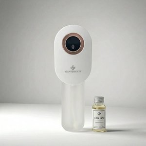 Diffusers: Lobby Plug-In Diffuser + Free Suite Luxe 20 ml Diffuser Oil