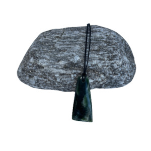 Greenstone: West Coast Greenstone Freeform Drop HOKK