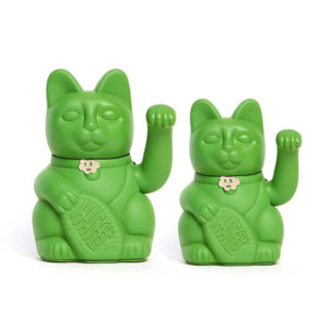 Living: Diminuto Cielo Green Hulk Luckycat Decorative Tabletop Object