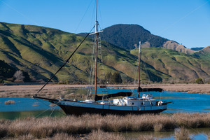 Products: Pelorus Sound Sailing Boat, Marlborough, South Island, New Zealand - SCP Stock
