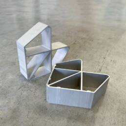 Square Blade: Single Hanging Wheel