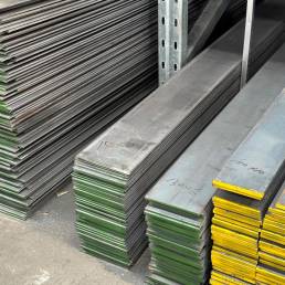 Products: 40 x 40 x 3 mm Galvanized Equal Angle 6M